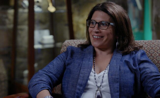 Photo 5 Sarah_Harris_at_the_Tantaquidgeon_Museum